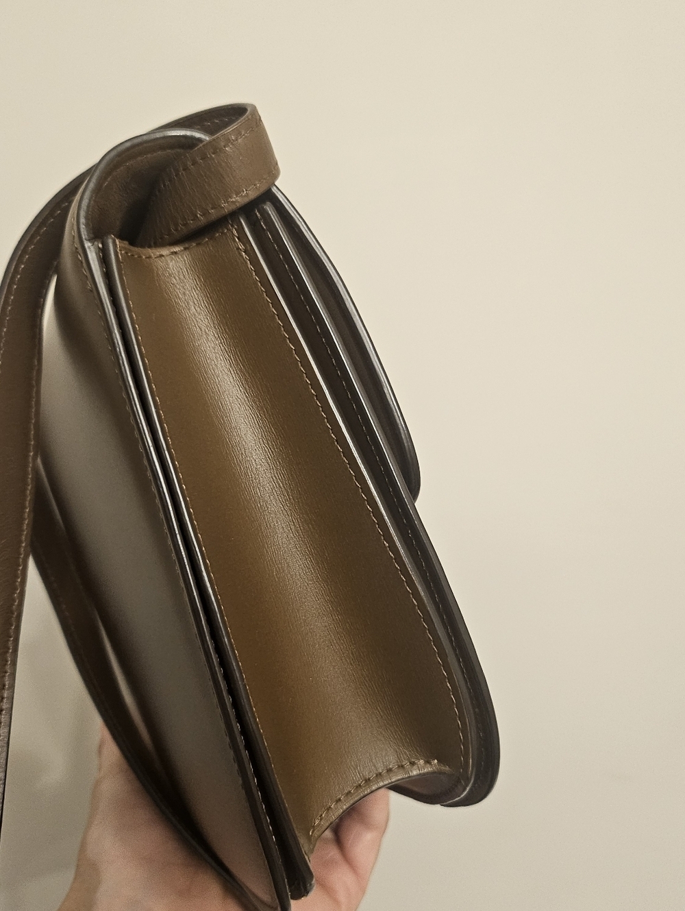 Vintage Celine Classic Box Bag Brown Smooth Calfskin Gold Hardware Crossbody - Picture 4 of 16